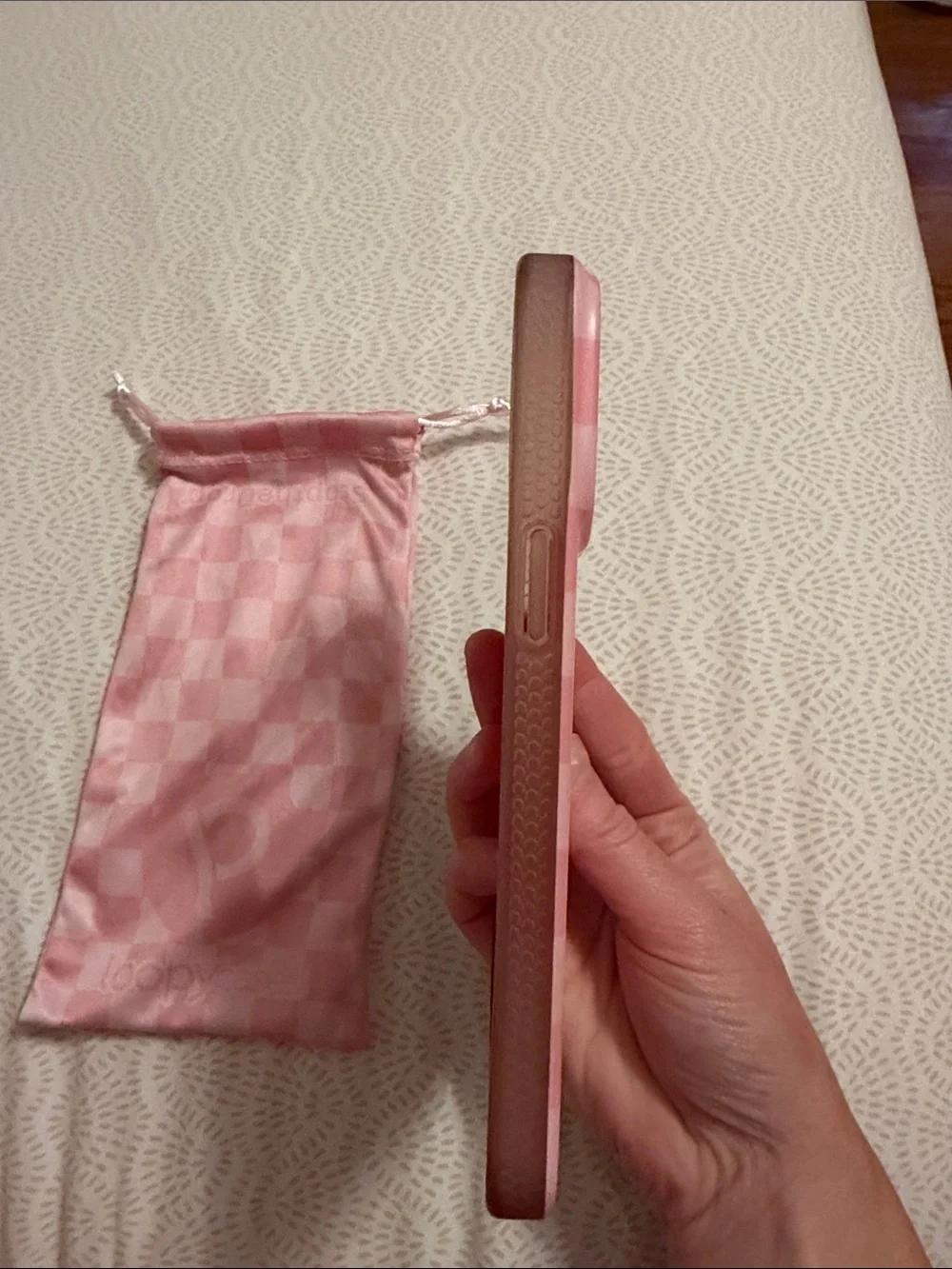 Loopy Case iPhone 14 Pros max  Pink Checkerboard Grip Phone Case  Missing loop!!
